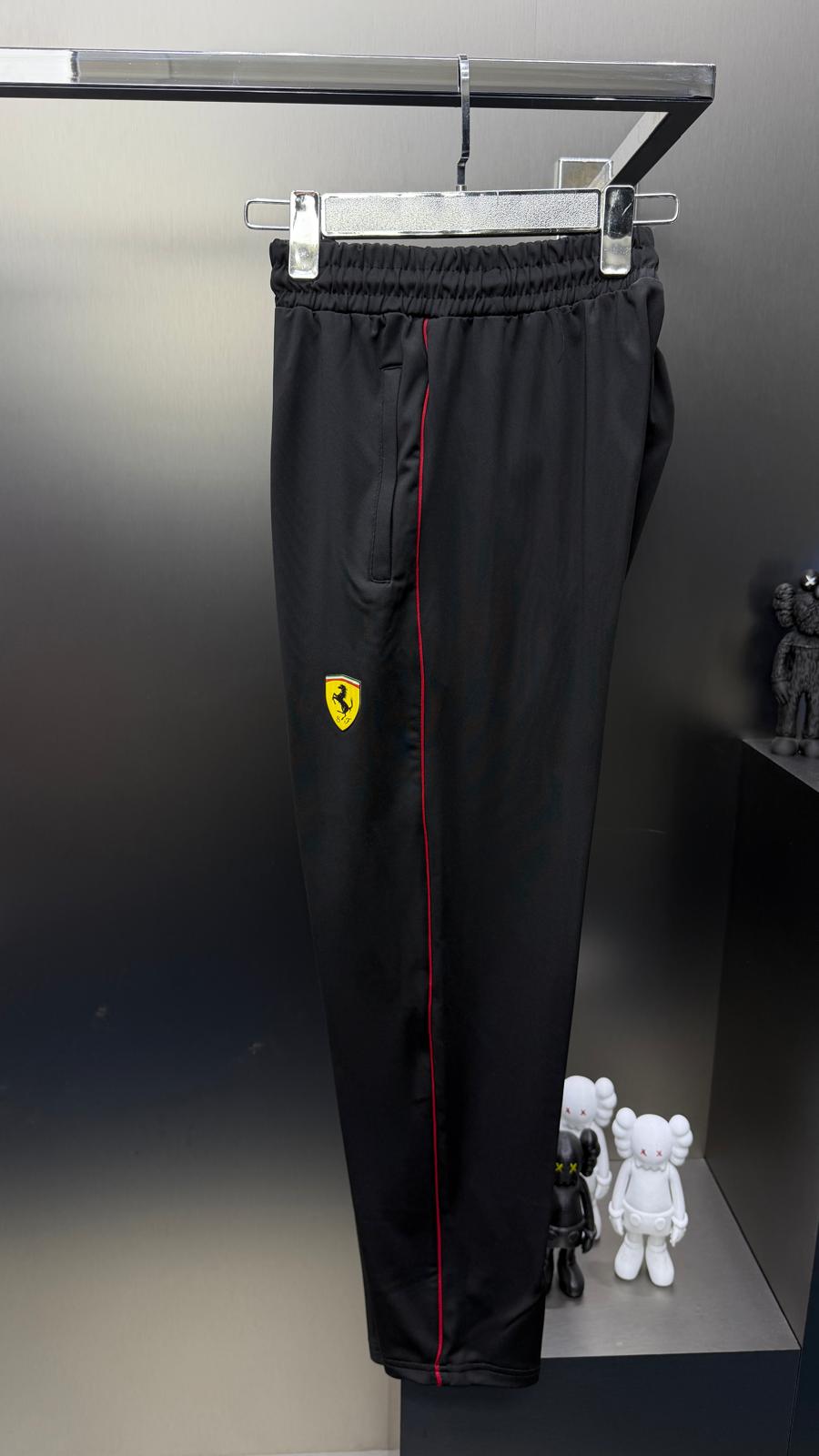 Ferrari Beyaz İthal Eşofman Takımı
