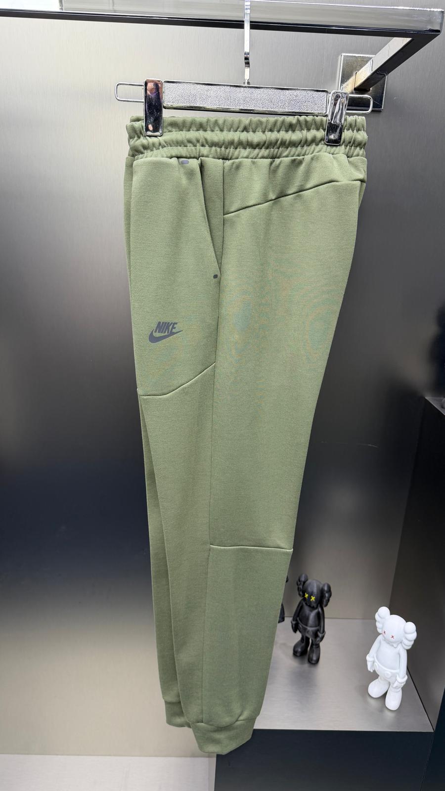 Nike Yeşil Beyaz İthal Eşofman Takımı