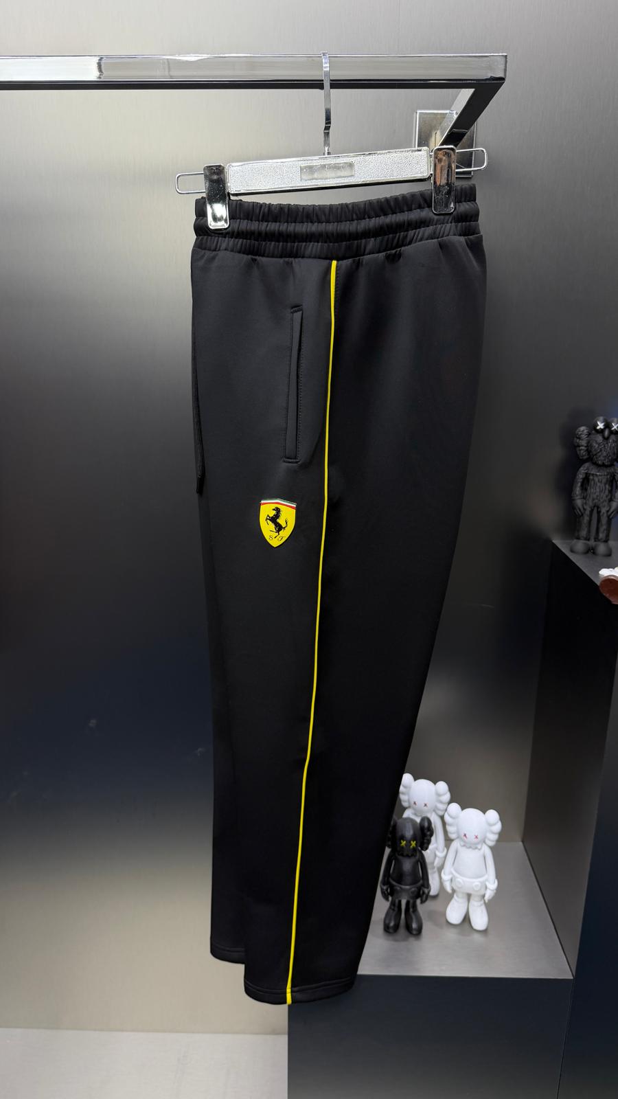 Ferrari Siyah İthal Eşofman Takımı