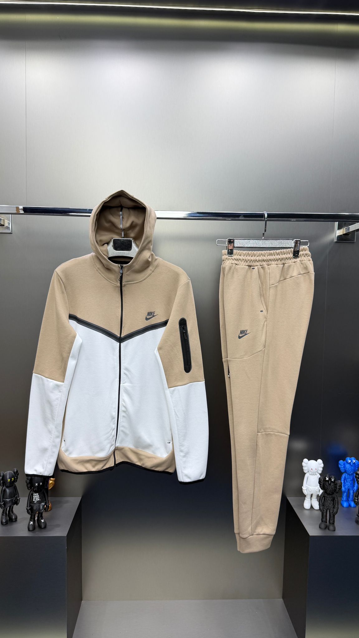 Nike Krem Beyaz İthal Eşofman Takımı