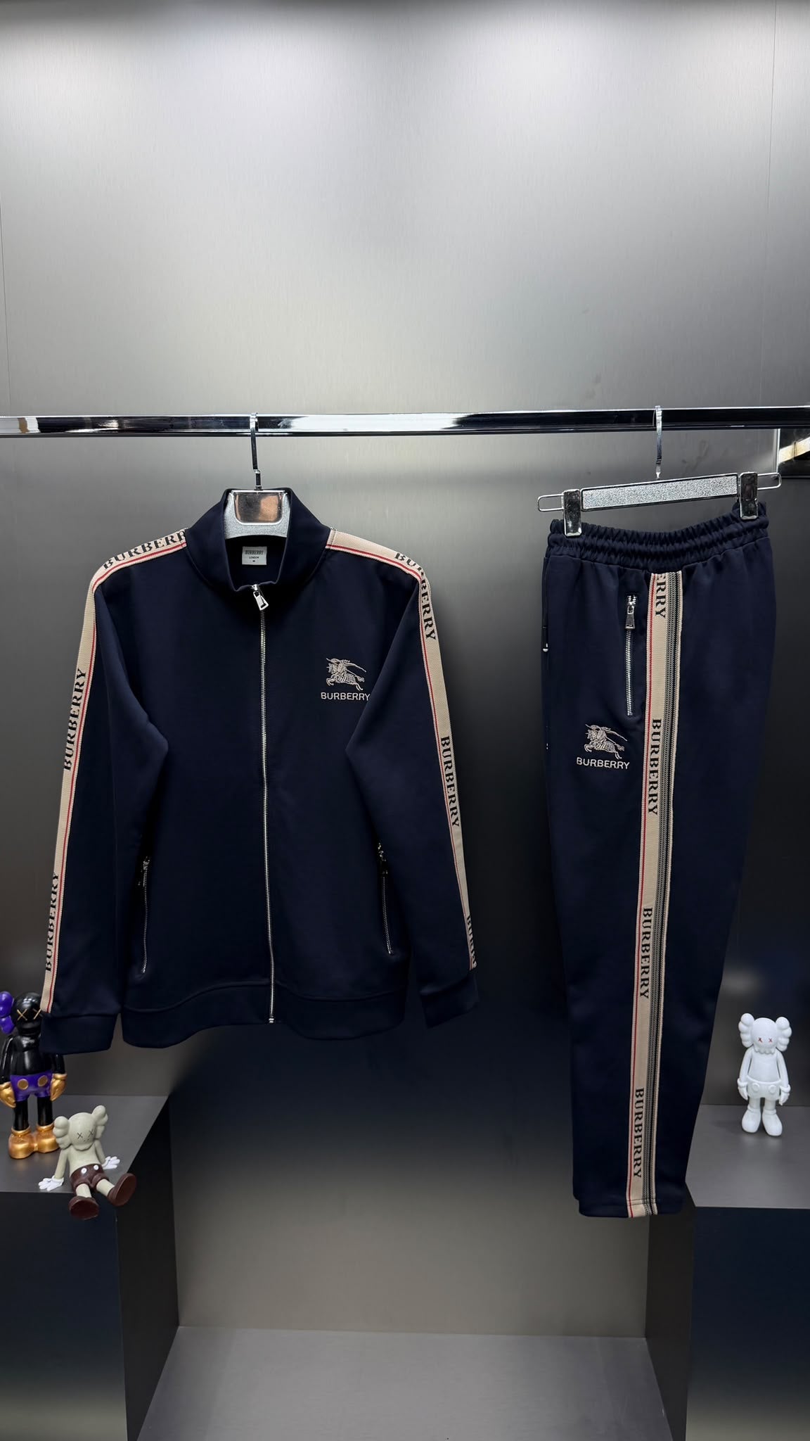Burberry Lacivert İthal Eşofman Takımı