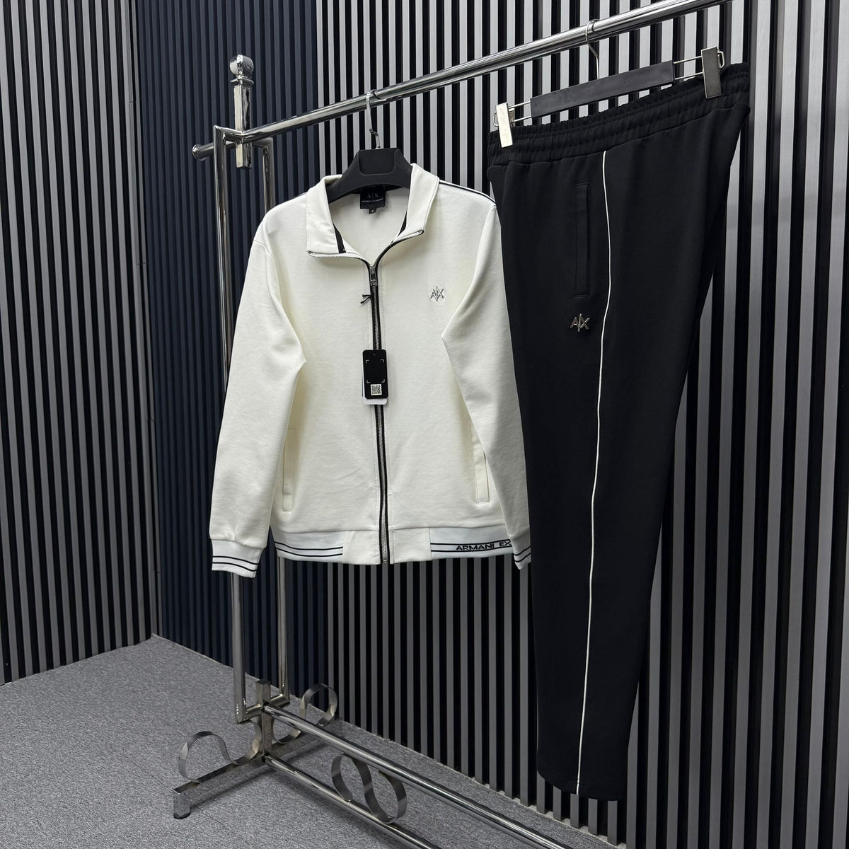 Armani Exchange Siyah Beyaz Eşofman Takım